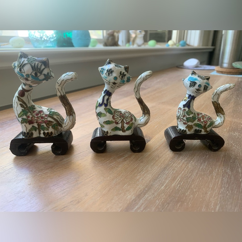 Set of 3 Vintage Enamel Metal White Floral Cloisonné Kitty Cat Figurines
